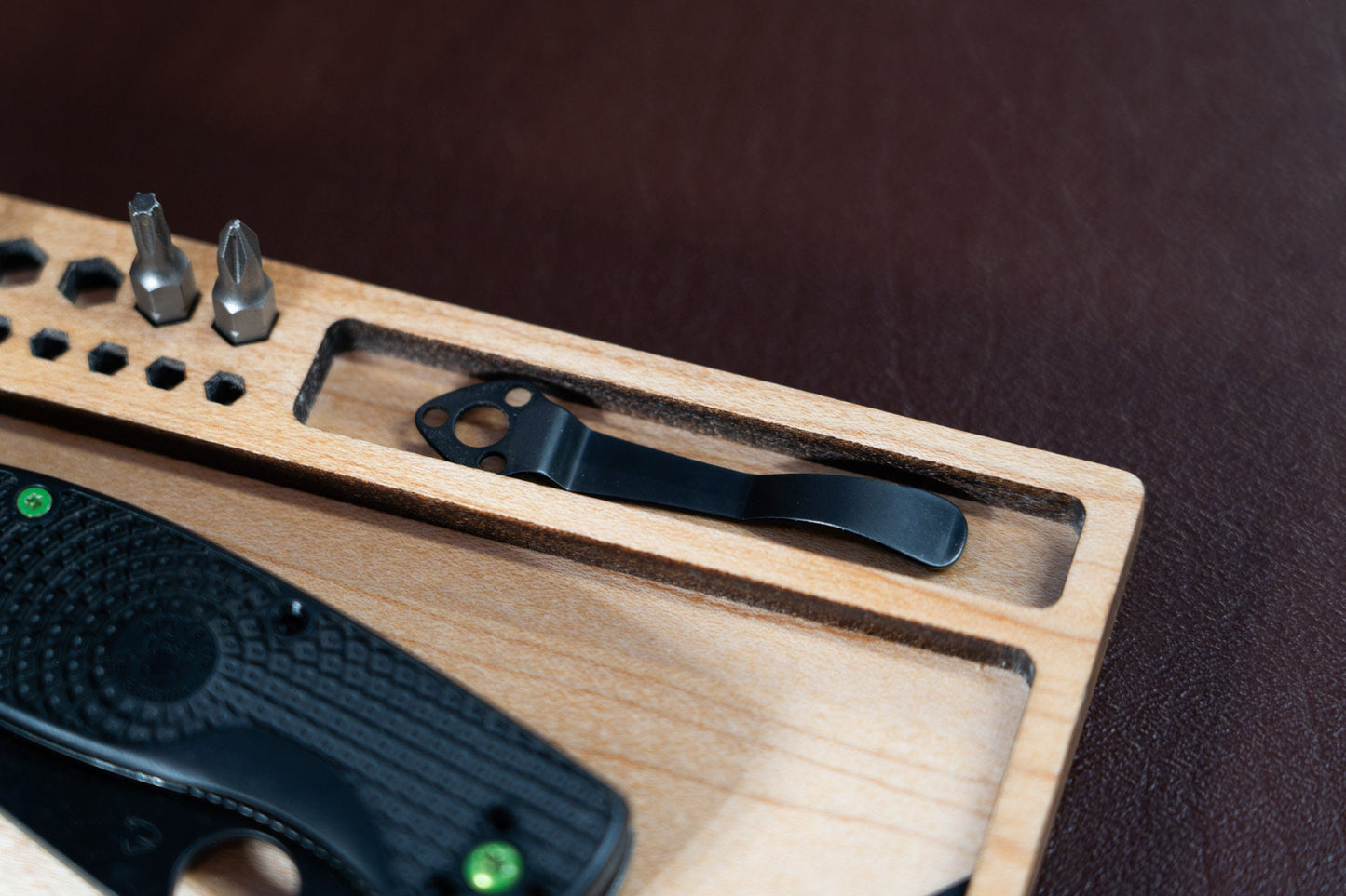 Small EDC Knife Cleaning Tray: Organize Your Maintenance Routine